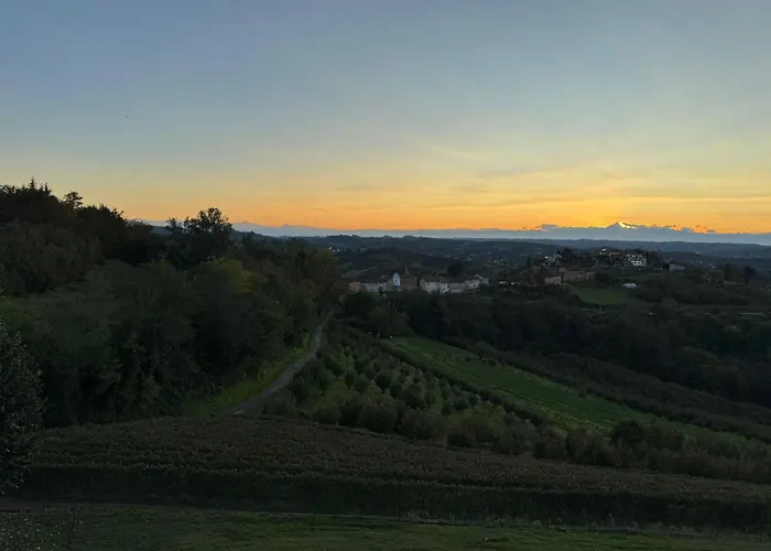 Splendid Magna With Pool And Park - Langhe Hills Vila *